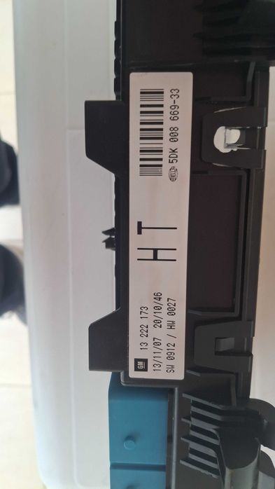 Vendo caixa de fusíveis e reles do astra H