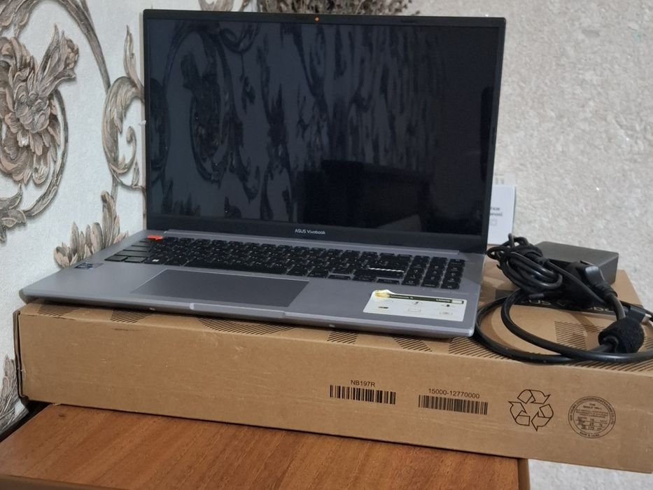 Asus vivobook s15 OLED