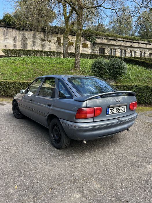 Ford Escort 1.3 bem estimado e econômico