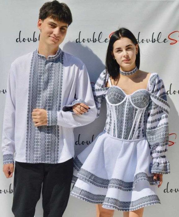 Корсет вишиванка, різні кольори. Рукава, дві пари бретель та чокер.