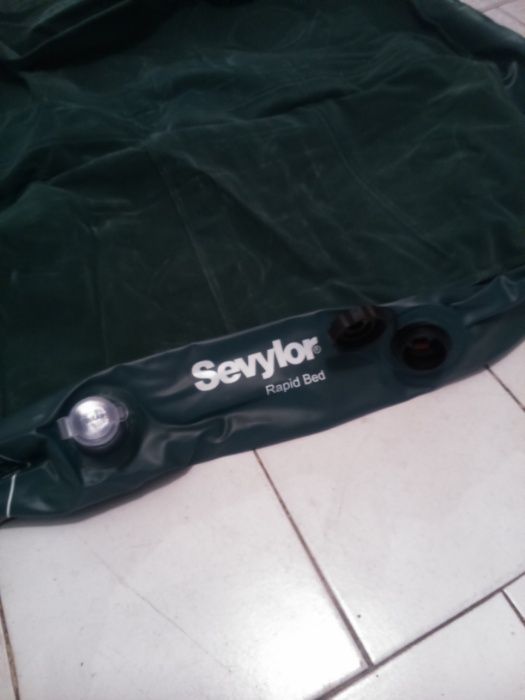 Cama, colchão de ar verde( campismo)