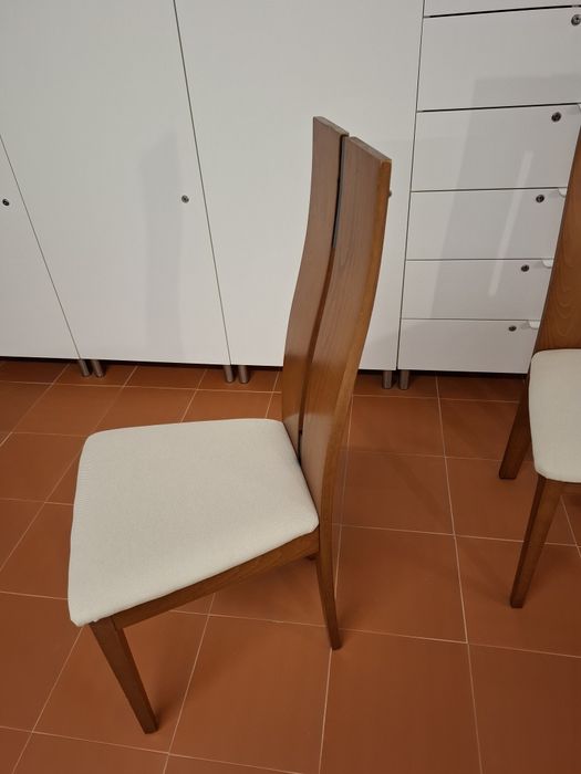 Cadeiras em madeira de faia