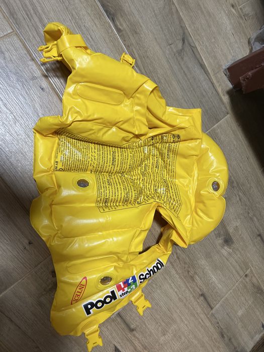 Дитячий жилет для плаваня