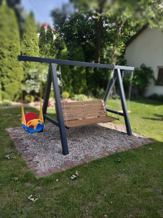 Huśtawka ogrodowa metalowa