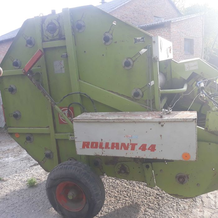 Prasa rolująca Claas Rollant 44