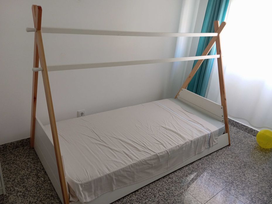 Cama de criança como nova