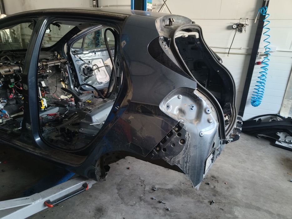 Reno Zoe 20rok gola karoseria