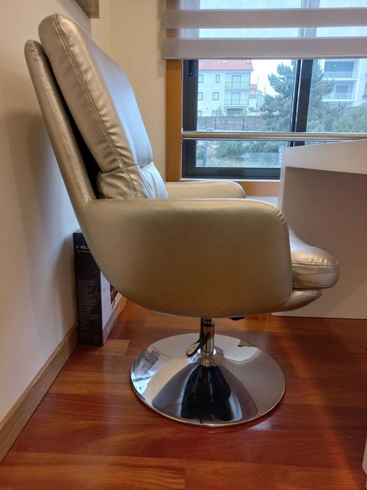 Cadeira de escritório prateada