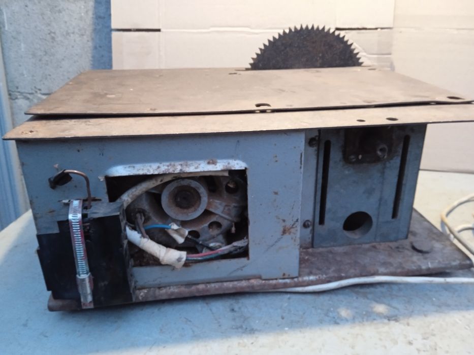 Станок деревообрабатывающий УБДН циркулярка СССР