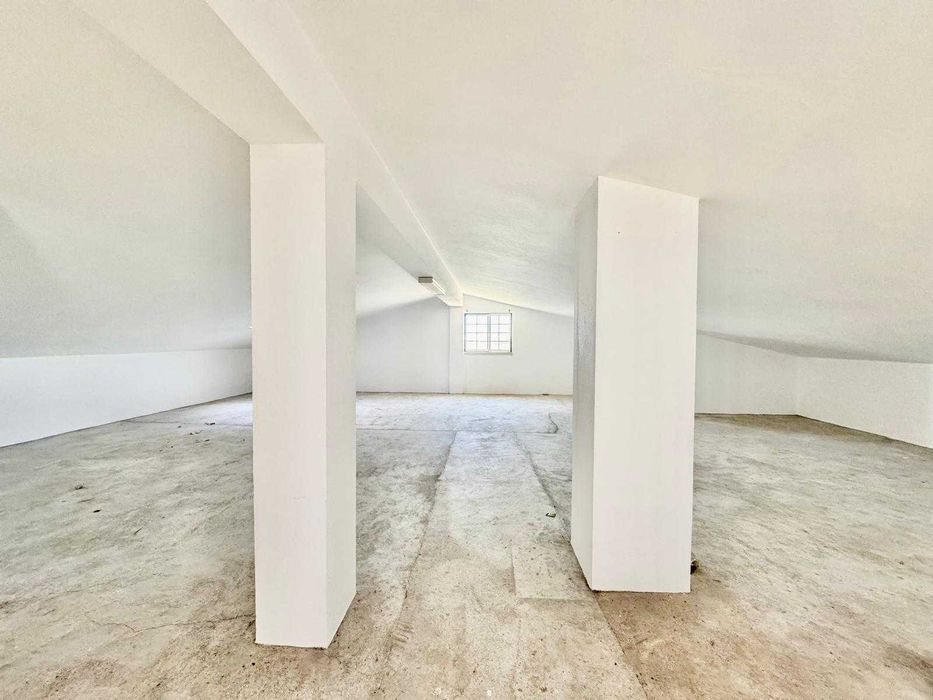 Andar de moradia T3 + sótão e parqueamento