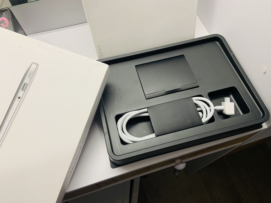 MacBook air 2017 идеальный состояние нового полный комплект