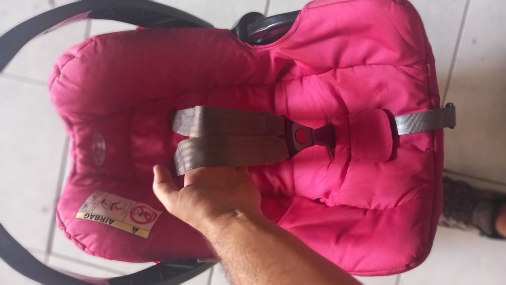Carrinho + ovo com fixador para automóvel