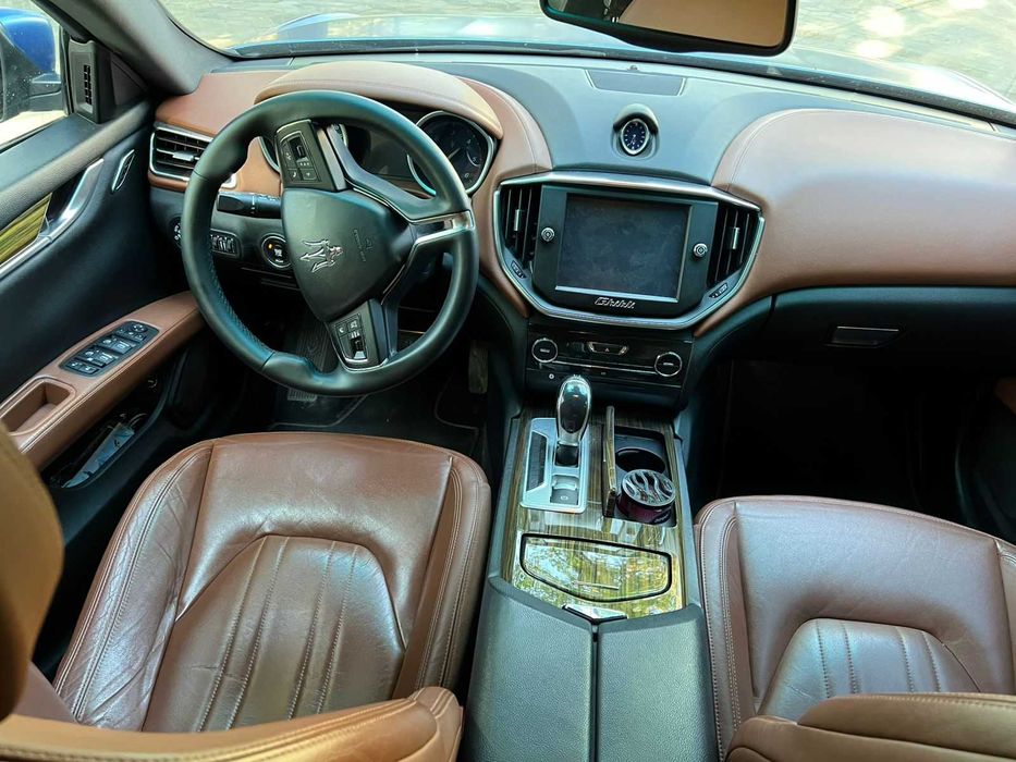 Продам Maserati Ghibli.