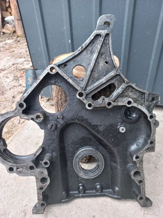 Кришка на двигун Т-40