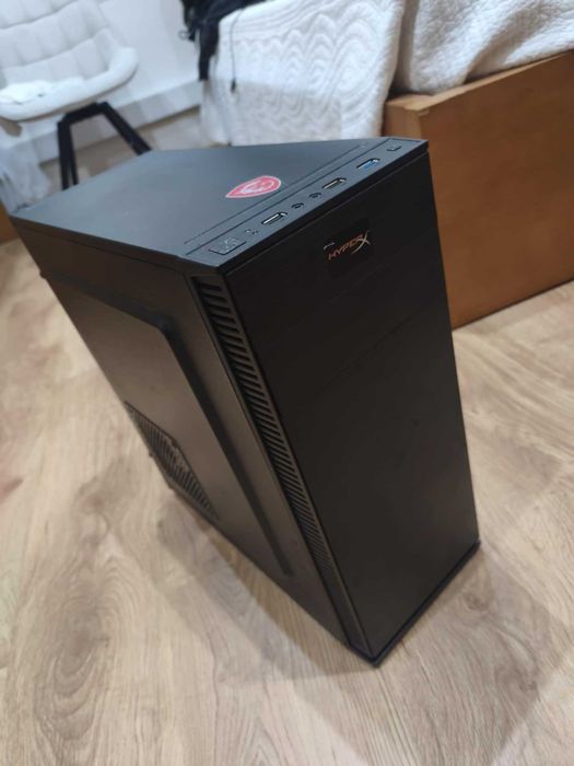 Computador + 2 monitores + teclado + rato + headesets + tapete gaming