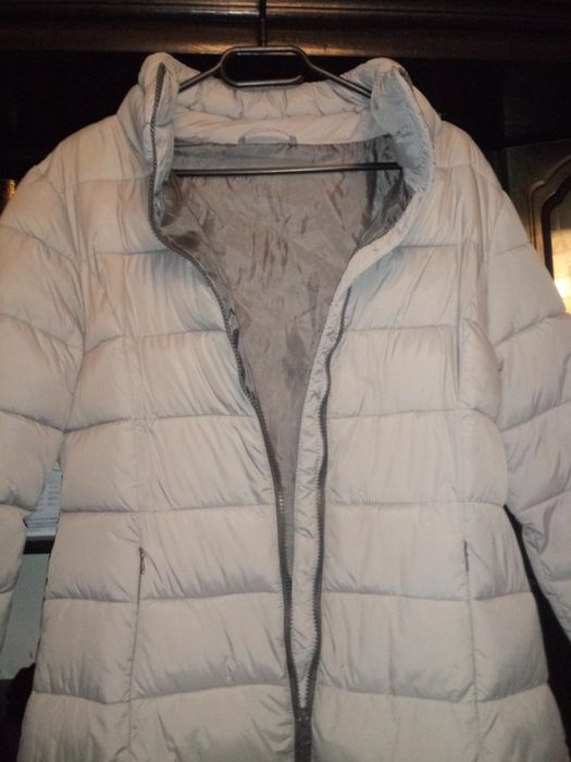 Zimowy szary płaszczyk