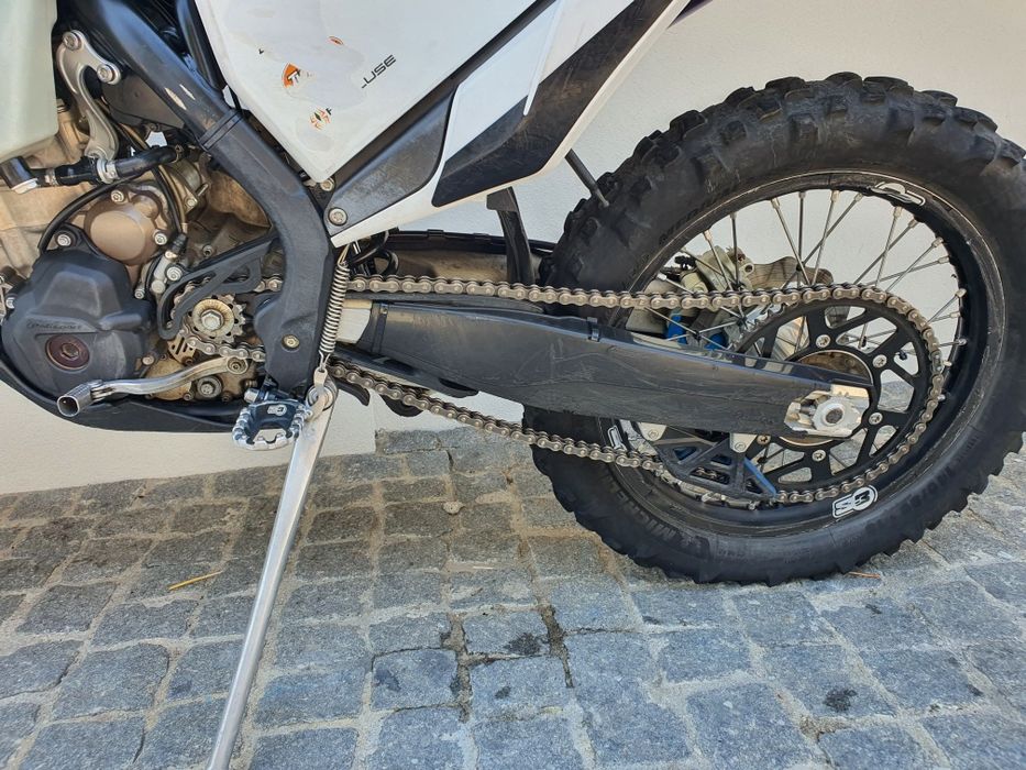 Husqvarna FE 350 Rockstar 22