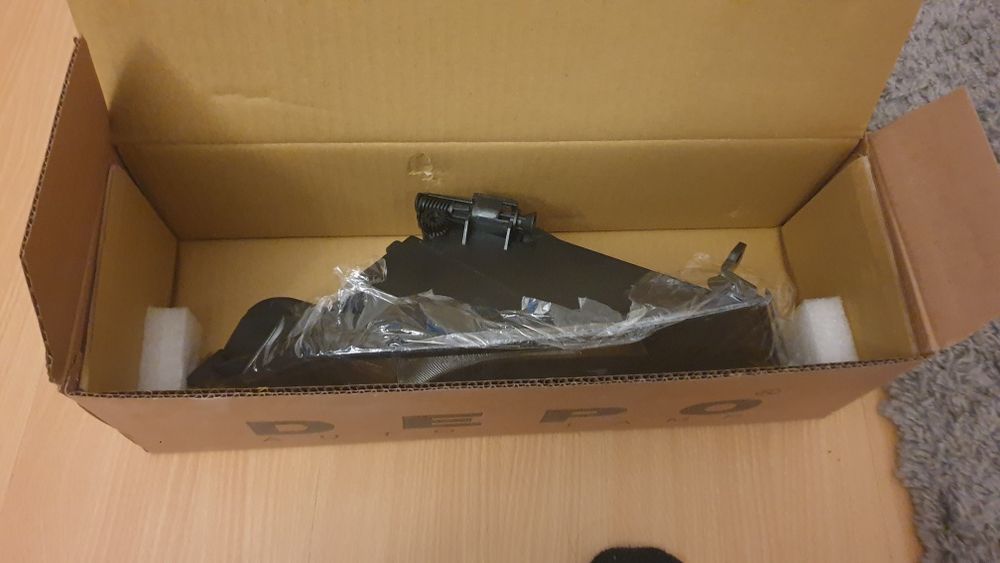 Farol nevoeiro Skoda Fabia 2016