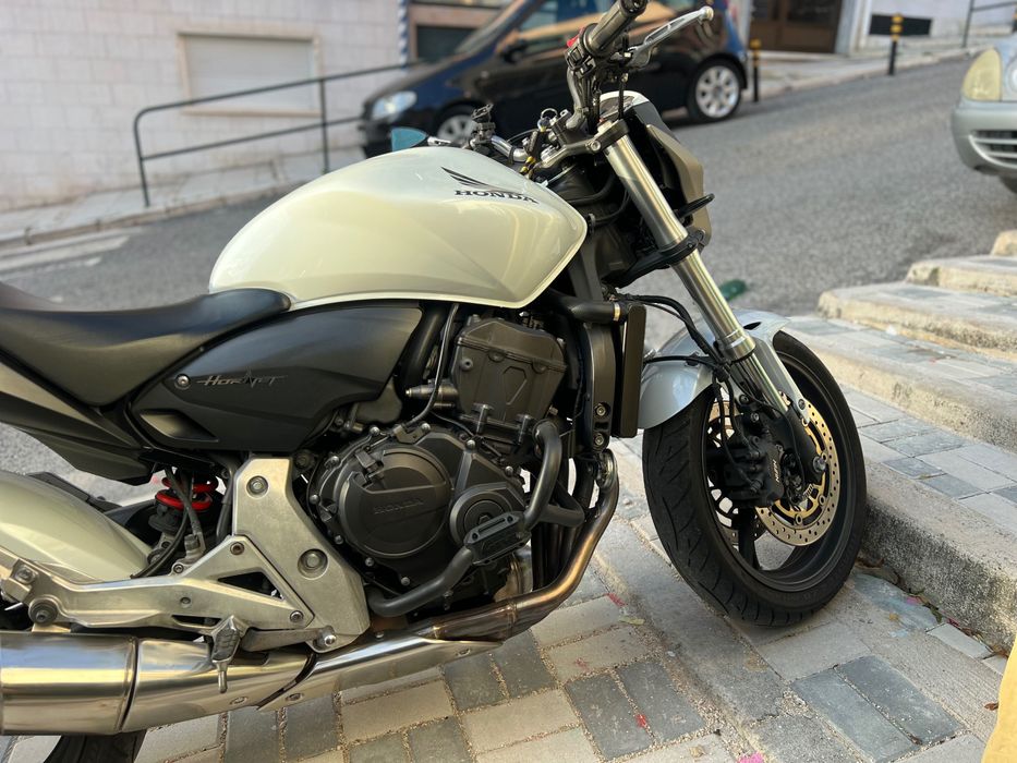 Hornet CB600f Hornet