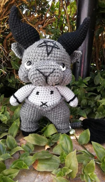 Venda de amigurumis, feitos á mão e podem ser personalizados
Dito por