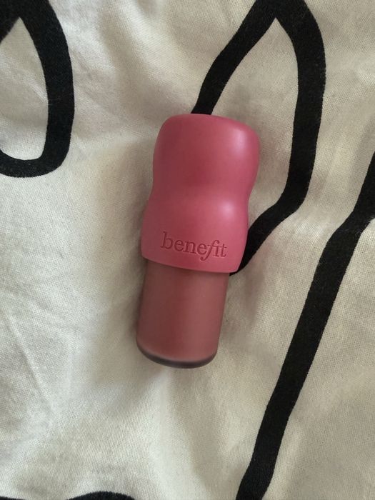 Pomadka/ róż na policzki benefit cosmetics