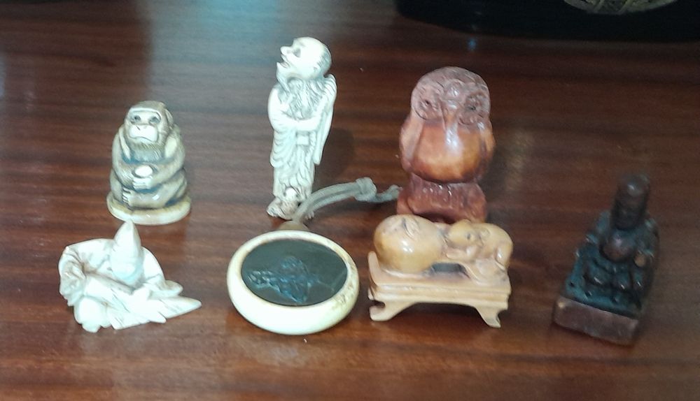 Conjunto de 7  Netsukes em diversos materiais