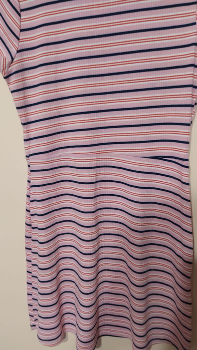 Sukienka w paski za darmo