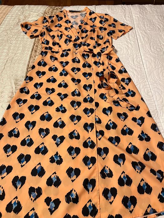 Vestido midi, de trespasse, da SHEIN tamanho 36