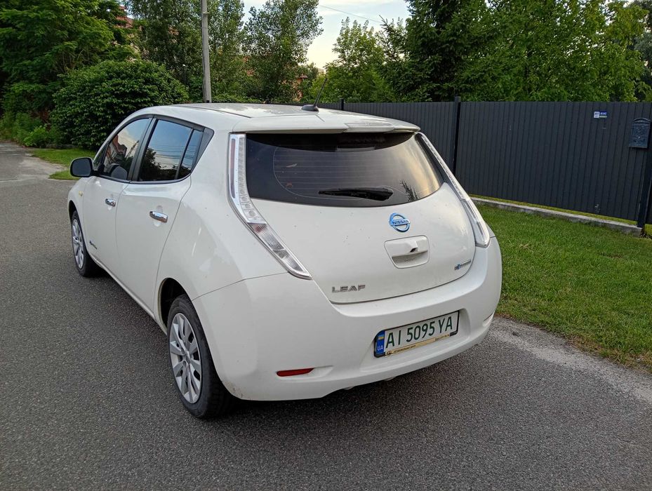 Nissan Leaf 24kw 2015г