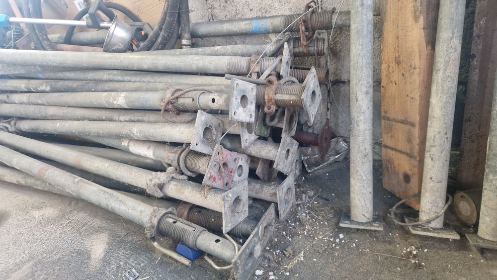 STEMPLE BUDOWLANE Sztyce Dźwigary Podpory stropowe