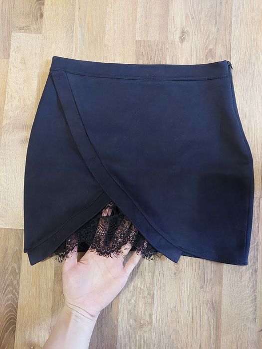 Юбка. Розмір М , стан супер,  коротенька та комфортна , велюр.