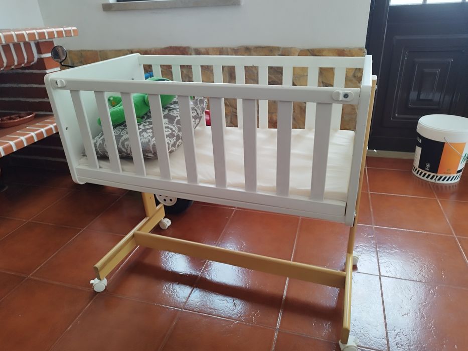 Vendo cama de bebé next to me