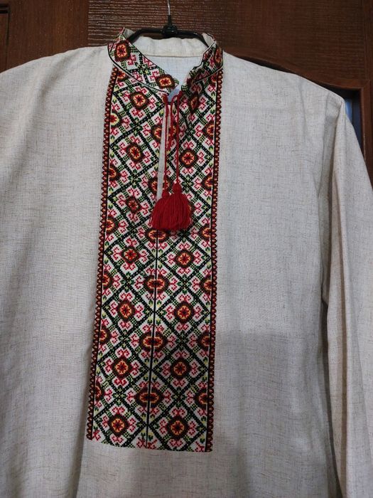 Вишиванка  мужская льняная очень красивая
