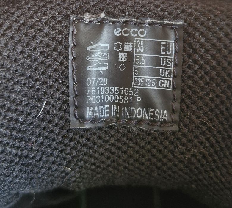 Продам черевики ECCO  р.38