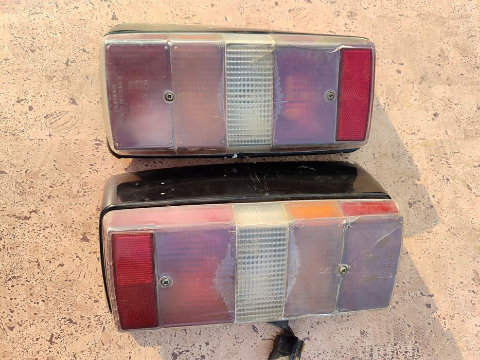 Задние фонари на бус.