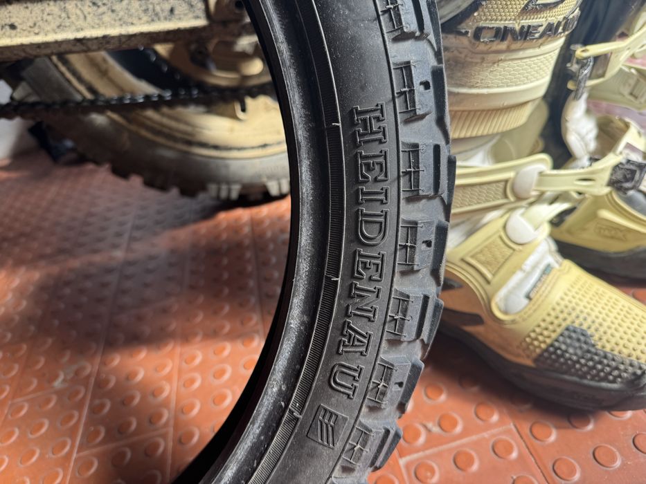 Pneu 110/80 R19