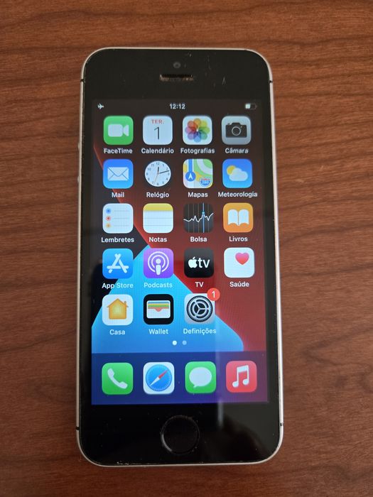 Apple iphone SE.