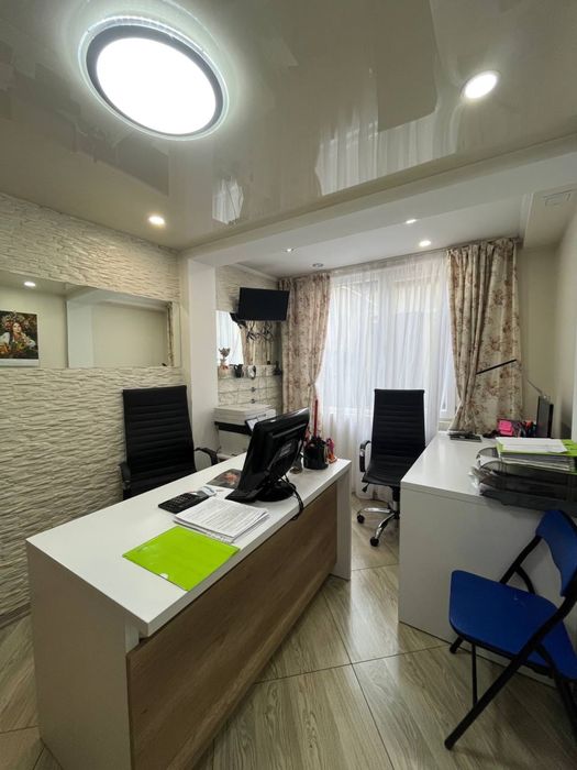 Продаю Комерческое Помещение Центр ( Мариупольская) возле  Грифеля