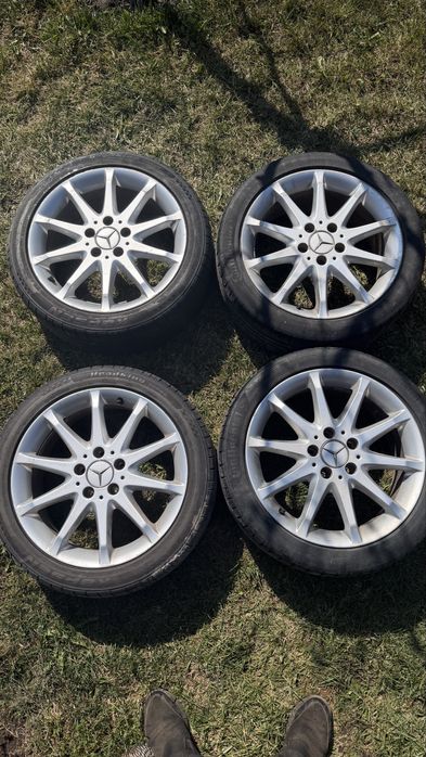 Продам оригінальні диски R17 Mercedes з резиною.