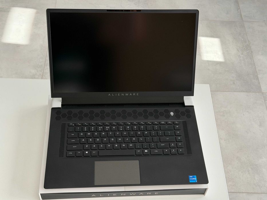 ALIENWARE X17 R1 | RTX 3080 16GB | 64GB RAM | 2TB SSD | SUPER STAN | FV23%