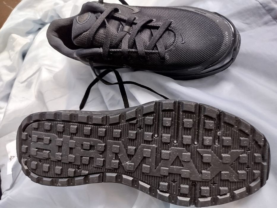 Nike Air Max BIA 43 27,5см