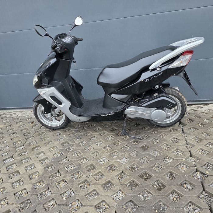 Peugeot sum-up 125.