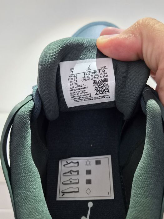 Кросівки WMNS Air Jordan 4 RM, US7.  US7.5,  US8,  FQ7940 300