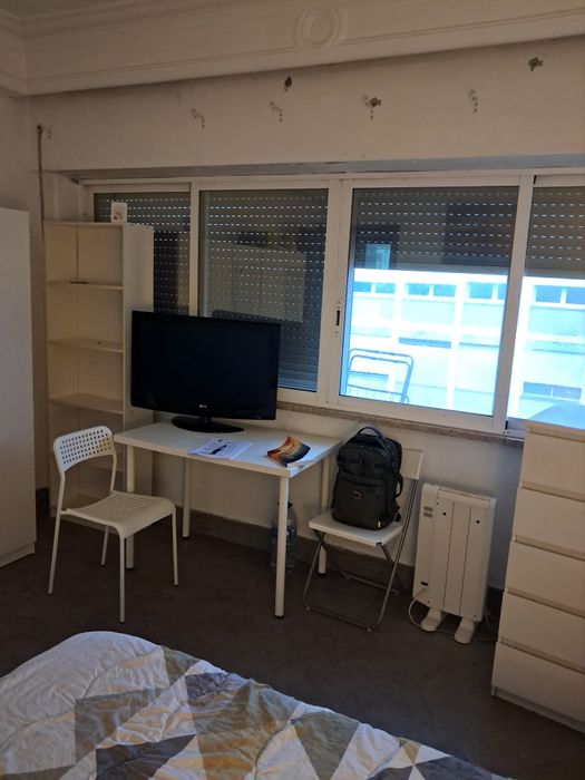 Quarto  de CASAL. Centro LISBOA. Entrada IMEDIATA.