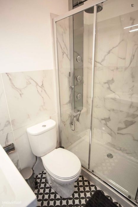 Quarto - localizado em Alameda Lisbon