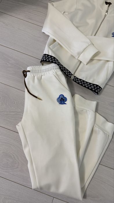 Костюм Louis Vuitton