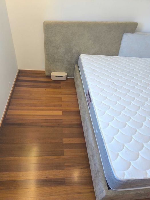 Cama de casal estofada (sem colchão)