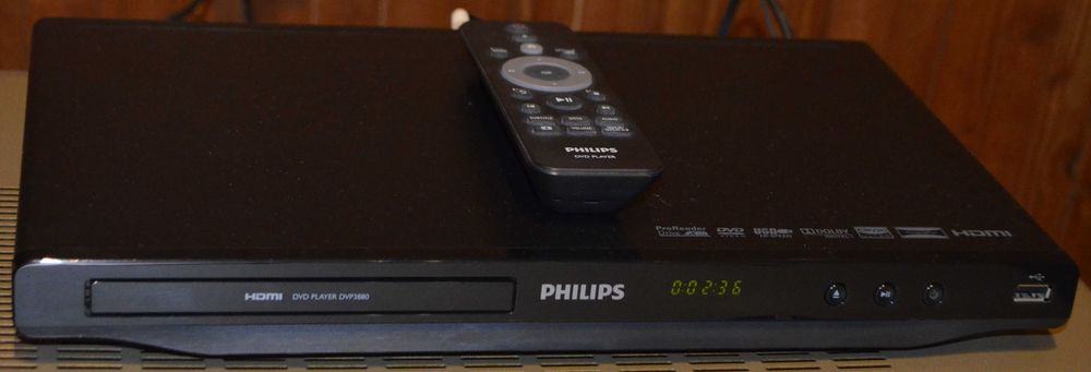 Telewizor Led Philips DVB-T2 , odtwarzacz DVD DVP3880 +Piloty