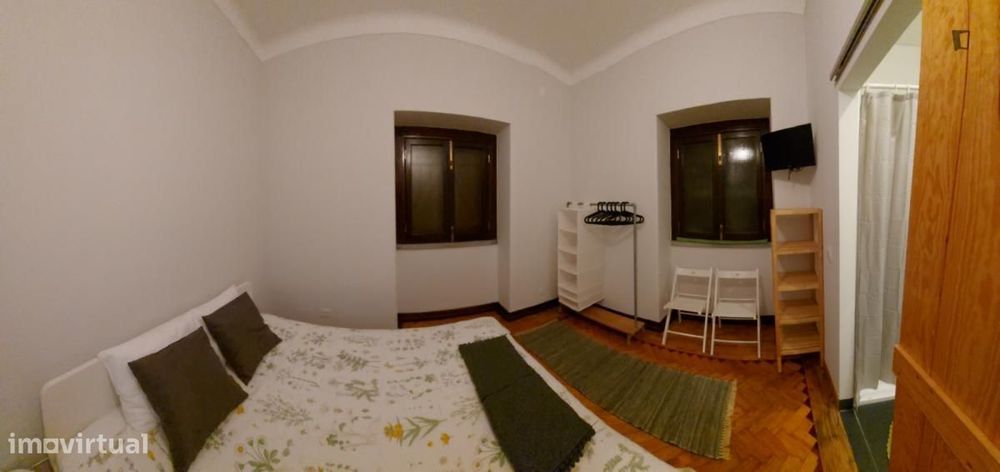 Quarto - localizado em Peniche