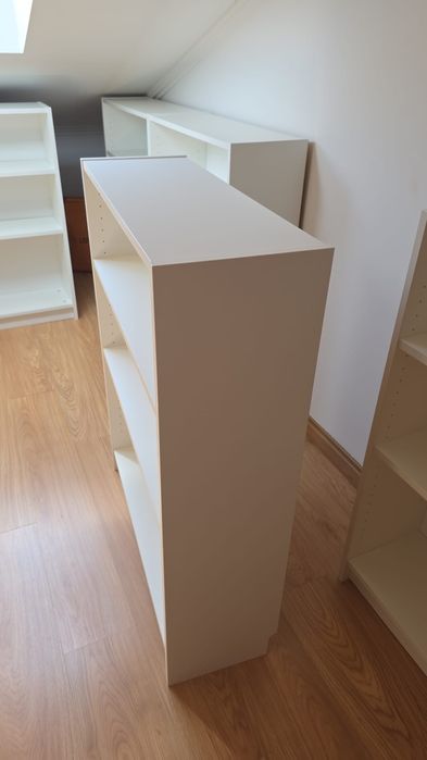 Estantes para livros ou sapatos